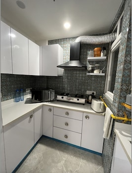 fully furnished room in hauz khas