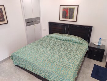 fully furnished room in hauz khas