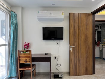 fully furnished room in hauz khas