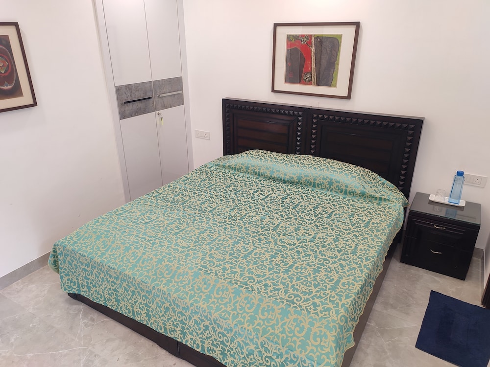 fully furnished room in hauz khas