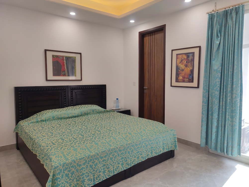 fully furnished room in hauz khas