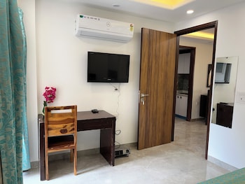 fully furnished room in hauz khas
