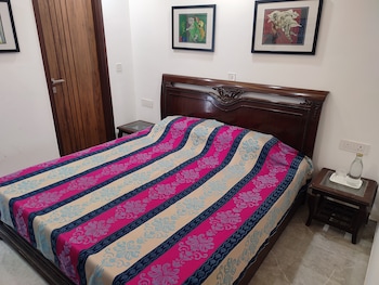 fully furnished room in hauz khas