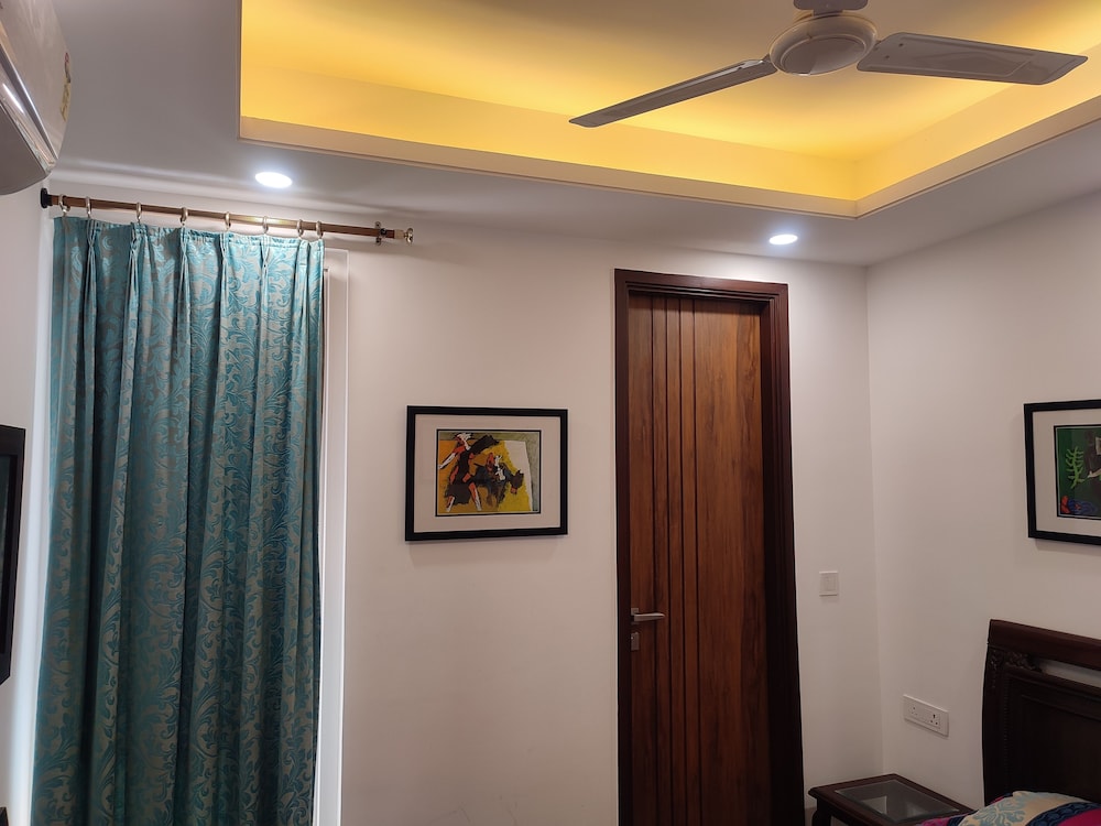 fully furnished room in hauz khas