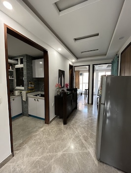 fully furnished room in hauz khas