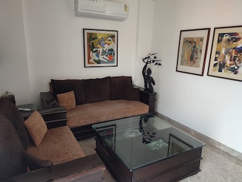 fully furnished room in hauz khas