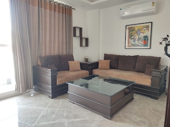fully furnished room in hauz khas