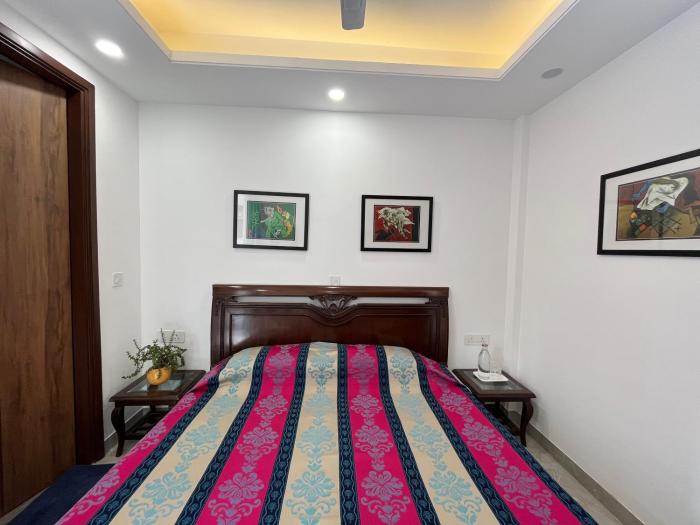 fully furnished room in hauz khas