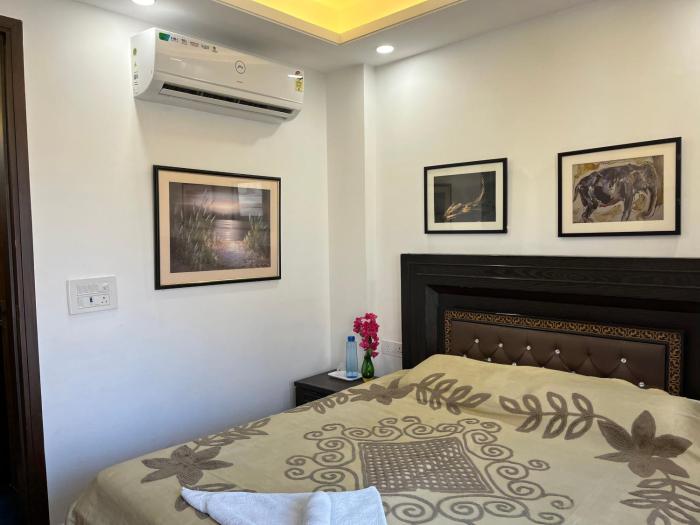 fully furnished room in hauz khas