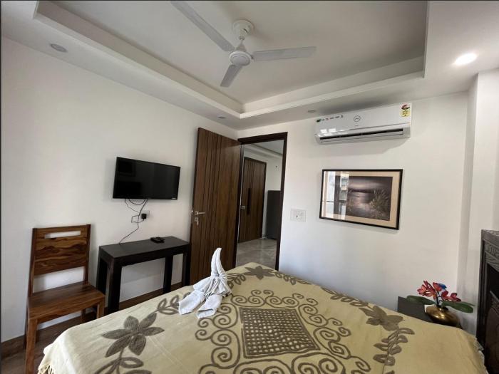 fully furnished room in hauz khas
