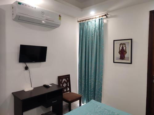 fully furnished room in hauz khas