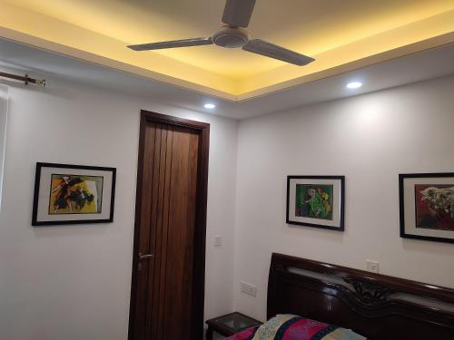 fully furnished room in hauz khas