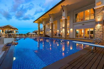 7 Bedrooms Mansion On The Golf Course-Jb,,4 star