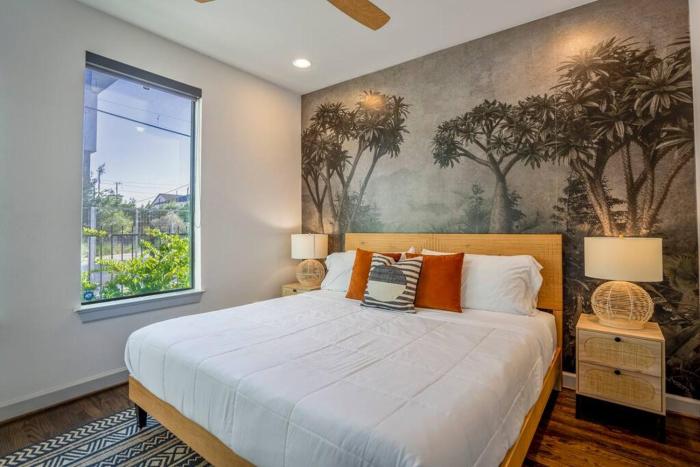 urban jungle retreat in the htx skyline