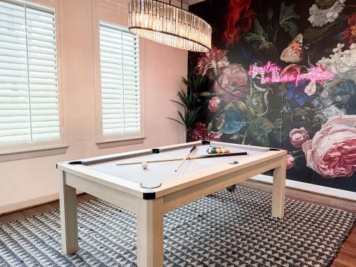 urban jungle retreat in the htx skyline