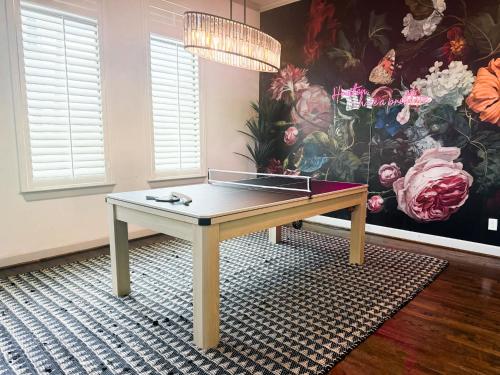urban jungle retreat in the htx skyline