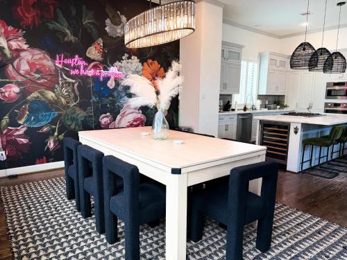 urban jungle retreat in the htx skyline
