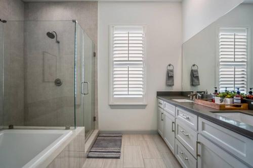 urban jungle retreat in the htx skyline