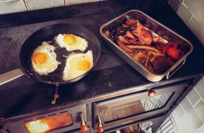 shepherd hut glamping in northumberland