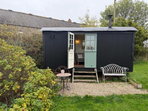 shepherd hut glamping in northumberland