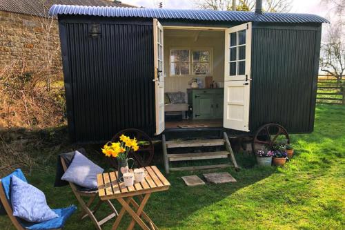 shepherd hut glamping in northumberland