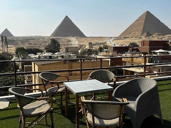 narmer pyramids view