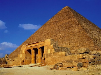 narmer pyramids view