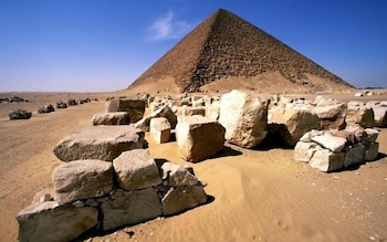 narmer pyramids view