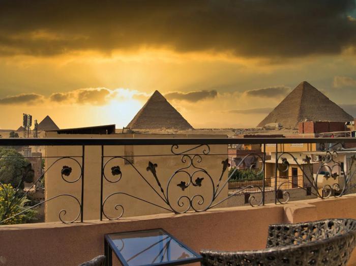 narmer pyramids view