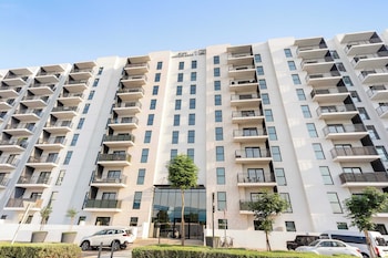 silkhaus waters edge tower yas island