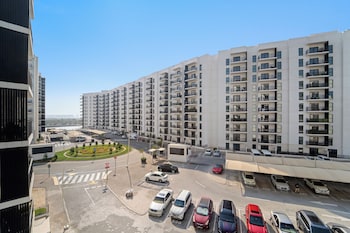 silkhaus waters edge tower yas island