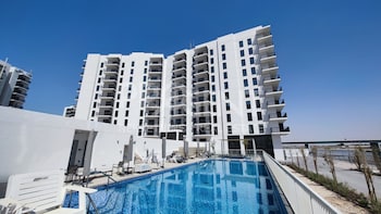 silkhaus waters edge tower yas island