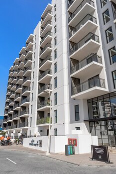 silkhaus waters edge tower yas island