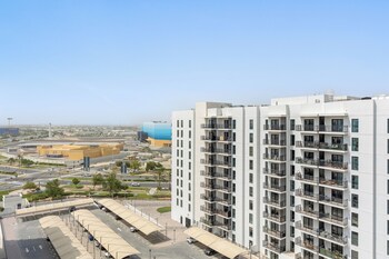 silkhaus waters edge tower yas island