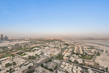 silkhaus waters edge tower yas island