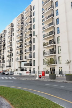 silkhaus waters edge tower yas island