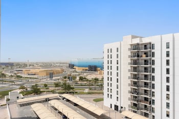 silkhaus waters edge tower yas island