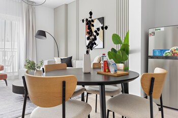 silkhaus waters edge tower yas island