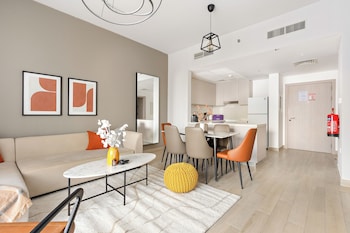 silkhaus waters edge tower yas island