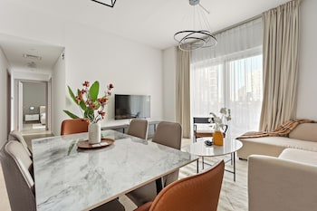 silkhaus waters edge tower yas island