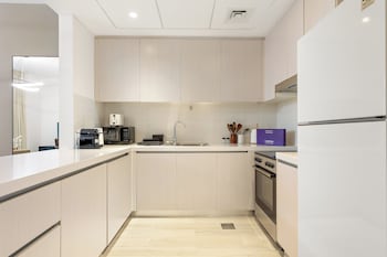 Silkhaus Waters Edge Tower - Yas Island,,3 star