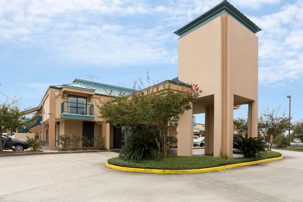rodeway inn and suites