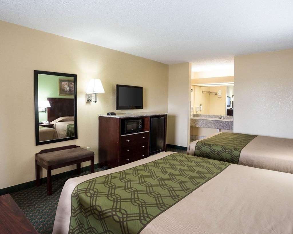 rodeway inn and suites
