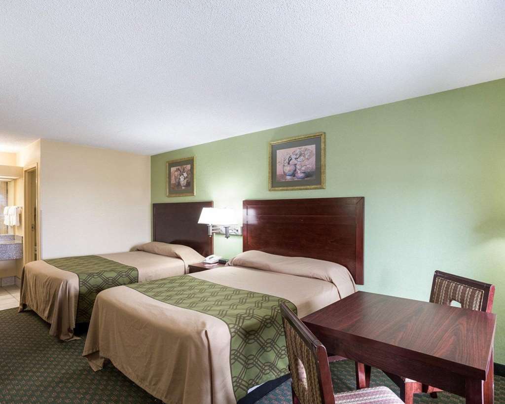 rodeway inn and suites
