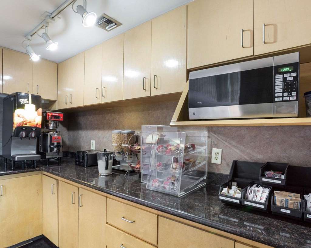 rodeway inn and suites