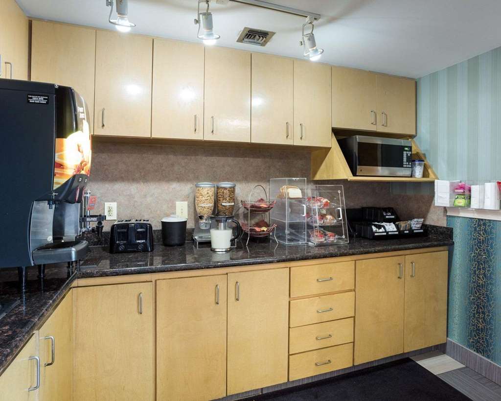 rodeway inn and suites