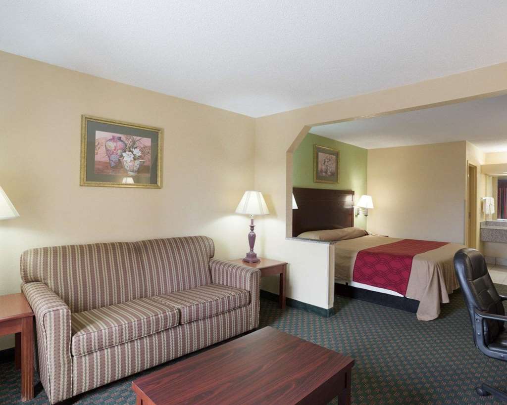 rodeway inn and suites