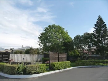 16 Northgate Motor Lodge,New Plymouth>>Burgess Park,4 star