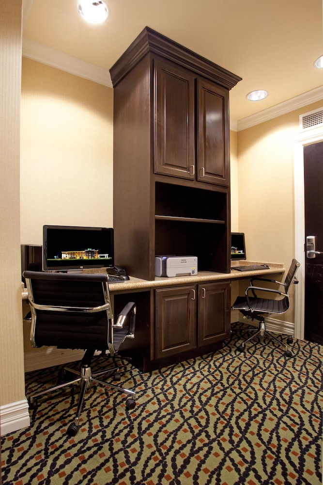holiday inn express and suites newberry by ihg