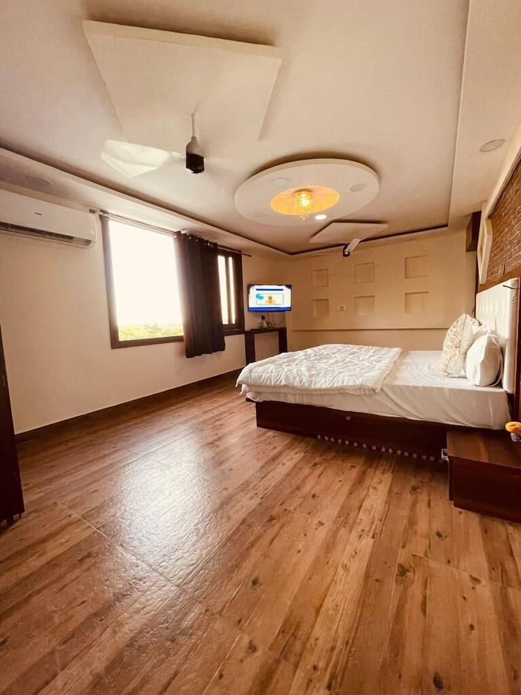 paradise woodland resort chintpurni